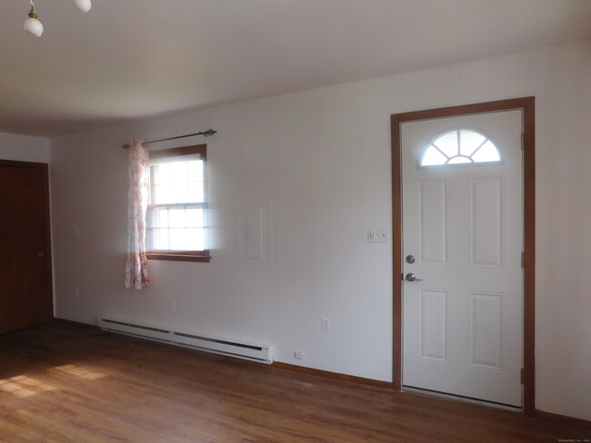 Building Photo - 5 Larson Dr