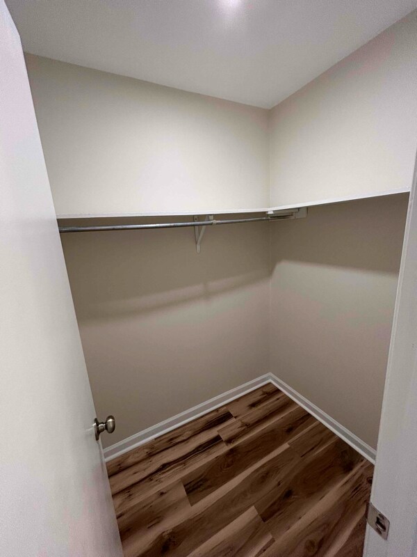 Building Photo - 1023 Hunters Trce