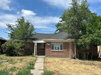 Building Photo - Available now! Spacious living room. Newly...