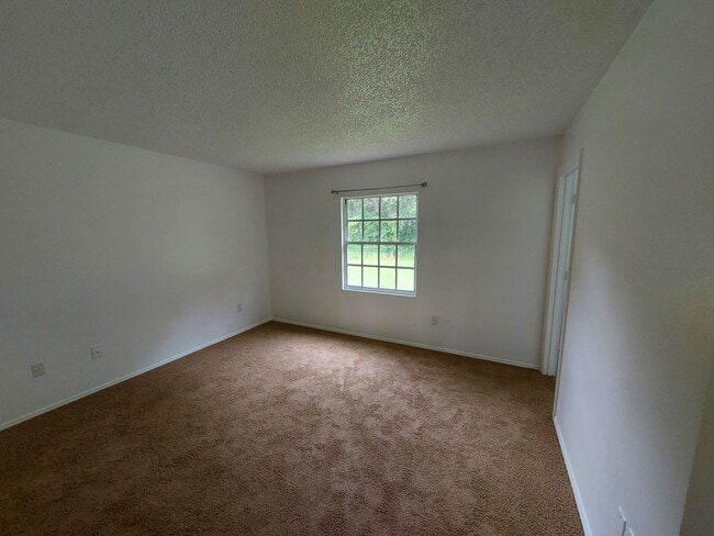 Building Photo - 2 Pine Course Ct