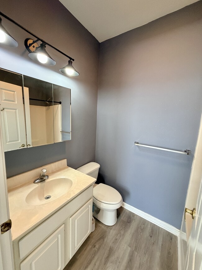 Building Photo - 2901 Heather Dr