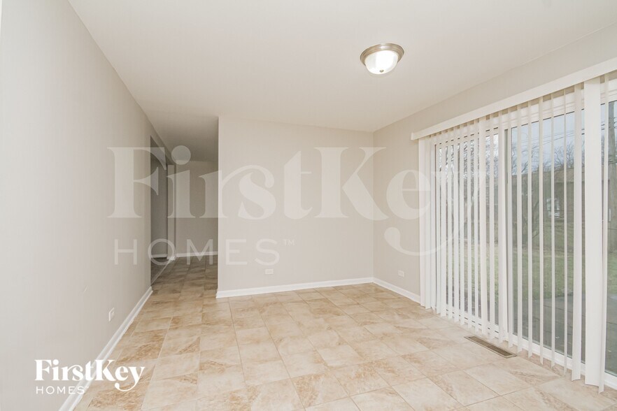 Building Photo - 17621 Grandview Dr