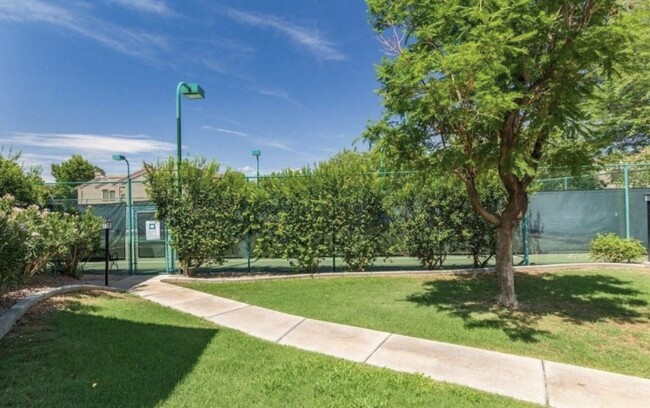 Building Photo - 15050 N Thompson Peak Pkwy