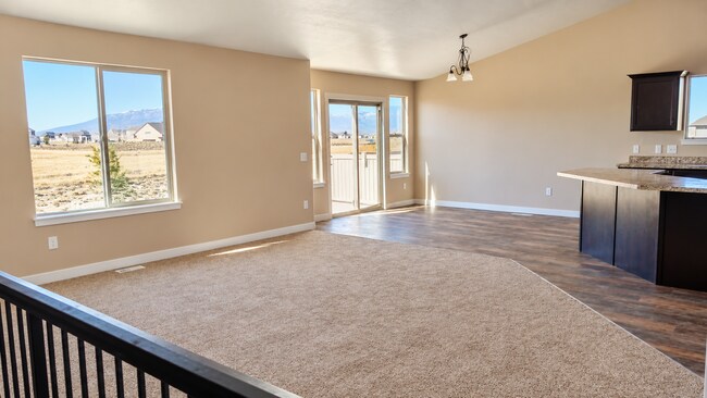 Building Photo - 374 W Ruger Dr