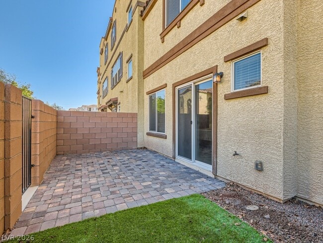 Building Photo - 1525 Spiced Wine Ave