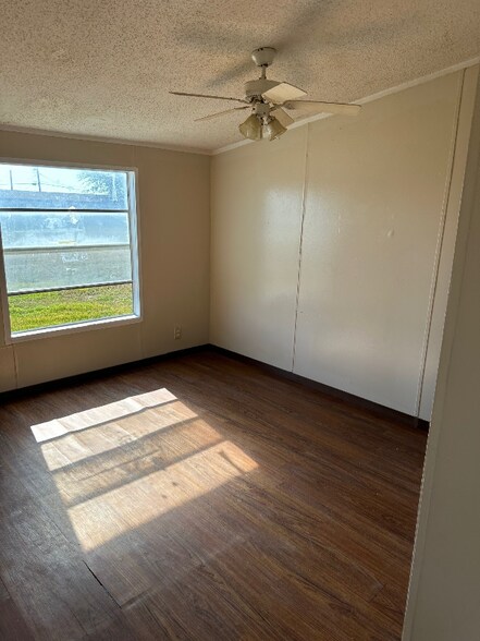 Building Photo - 155 Bedrock Trail Rd