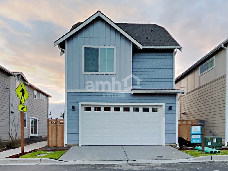 Building Photo - 33098 Glacier Ave SE