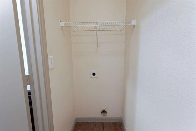 Building Photo - 12800 Center Lake Dr