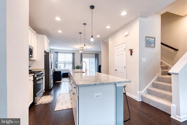 Building Photo - 12925 Brickyard Blvd