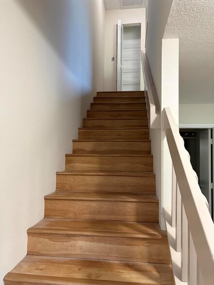 Building Photo - 5106 Pier Dr