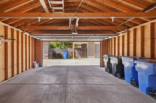 Building Photo - 1724 N Keeler Ave
