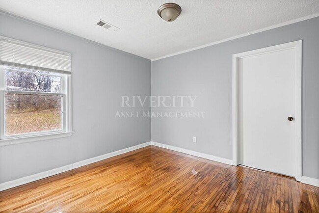 Building Photo - 2185 Slocum Ave