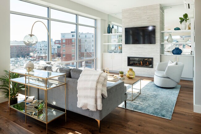 Building Photo - 50 India St