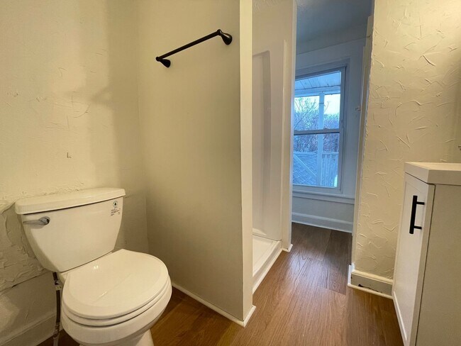 Building Photo - 33 Malvern St