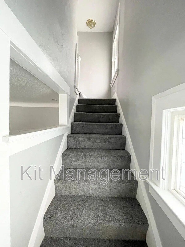Building Photo - 581 Colima Dr