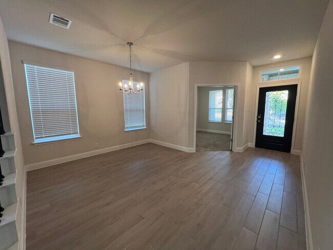 Building Photo - 207 Colorado Cyn