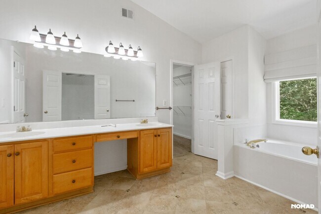Building Photo - Charming 3BR House in Roswell