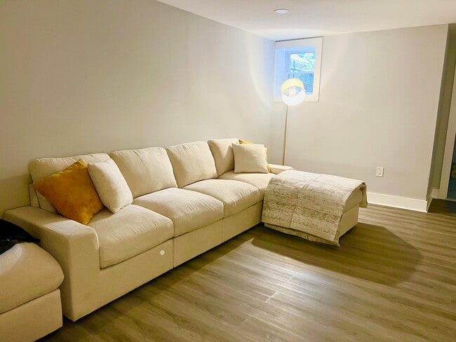 Building Photo - 21 Hancock Ave