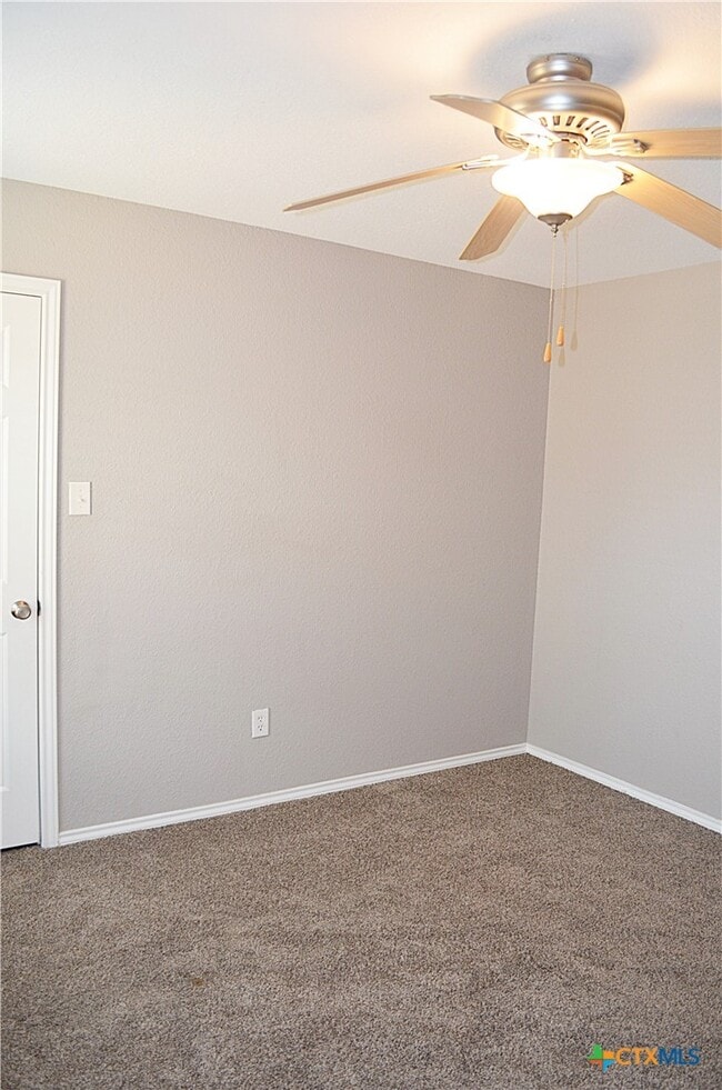 Building Photo - 423 Reservation Dr