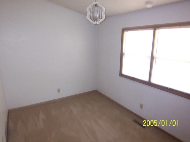 Building Photo - 923 Garfield Ave