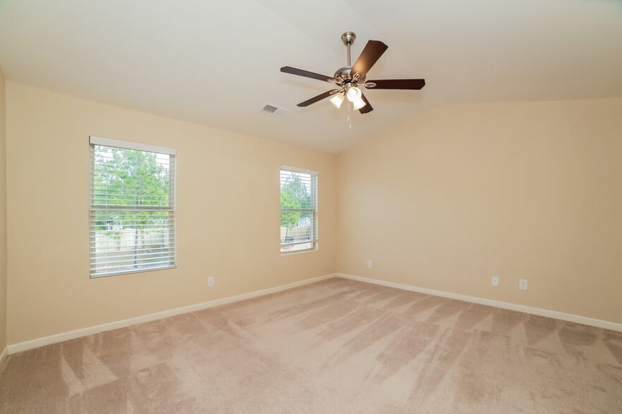 Building Photo - 408 Shady Glen