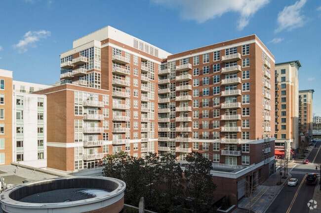 Building Photo - Fleet Street Residences