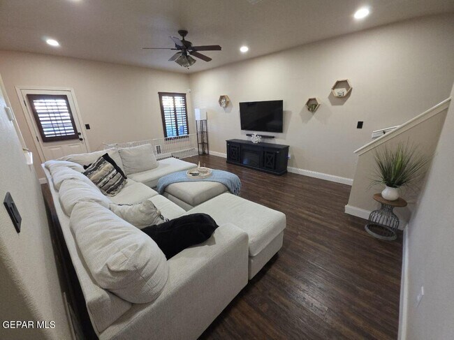 Building Photo - 12867 Hidden Grove Dr