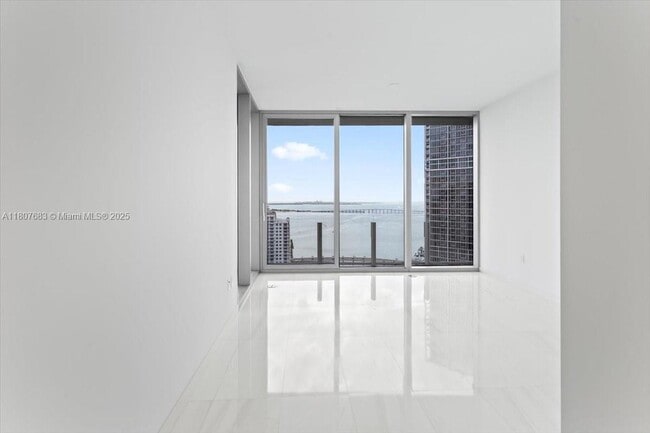Building Photo - 300 Biscayne Blvd Way