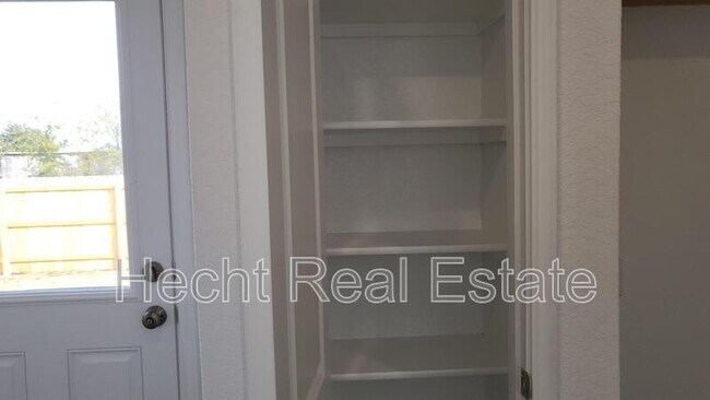 Building Photo - 9239 Navarro Vis