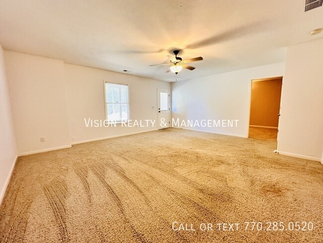 Building Photo - 19 Baywood Ln