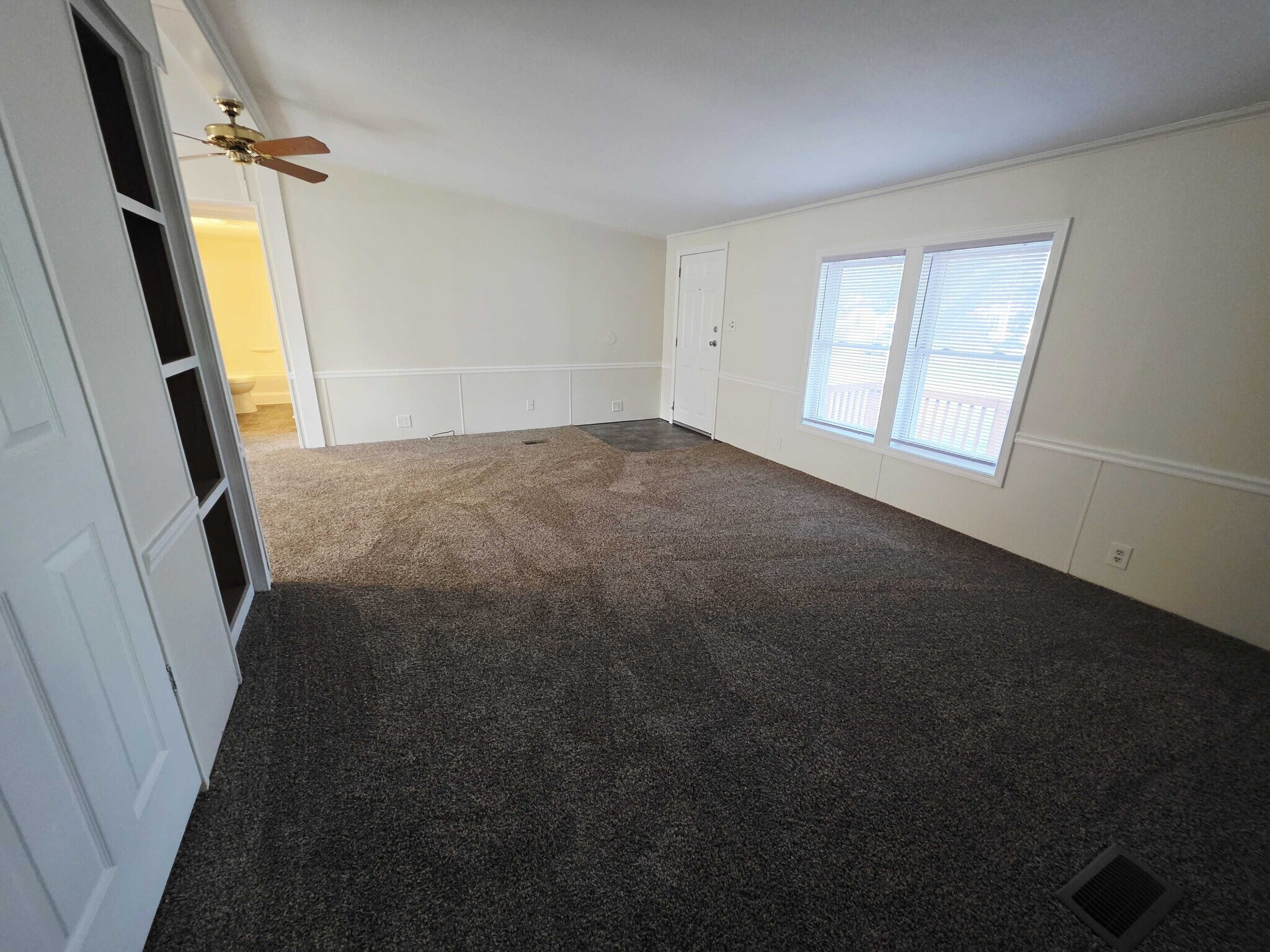 Building Photo - 3683 Pinoak St