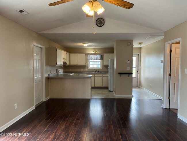 Building Photo - Welcome to Charlton Road!