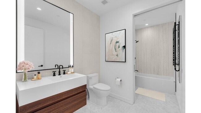 Building Photo - 111 Varick St