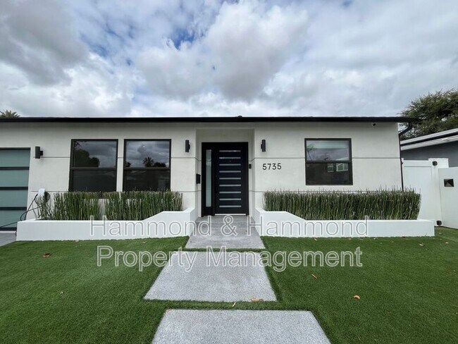 Building Photo - 5735 Saloma Ave