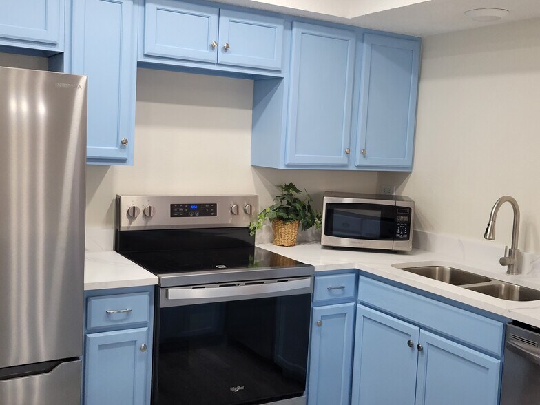 Building Photo - 500 Treasure Island Cswy