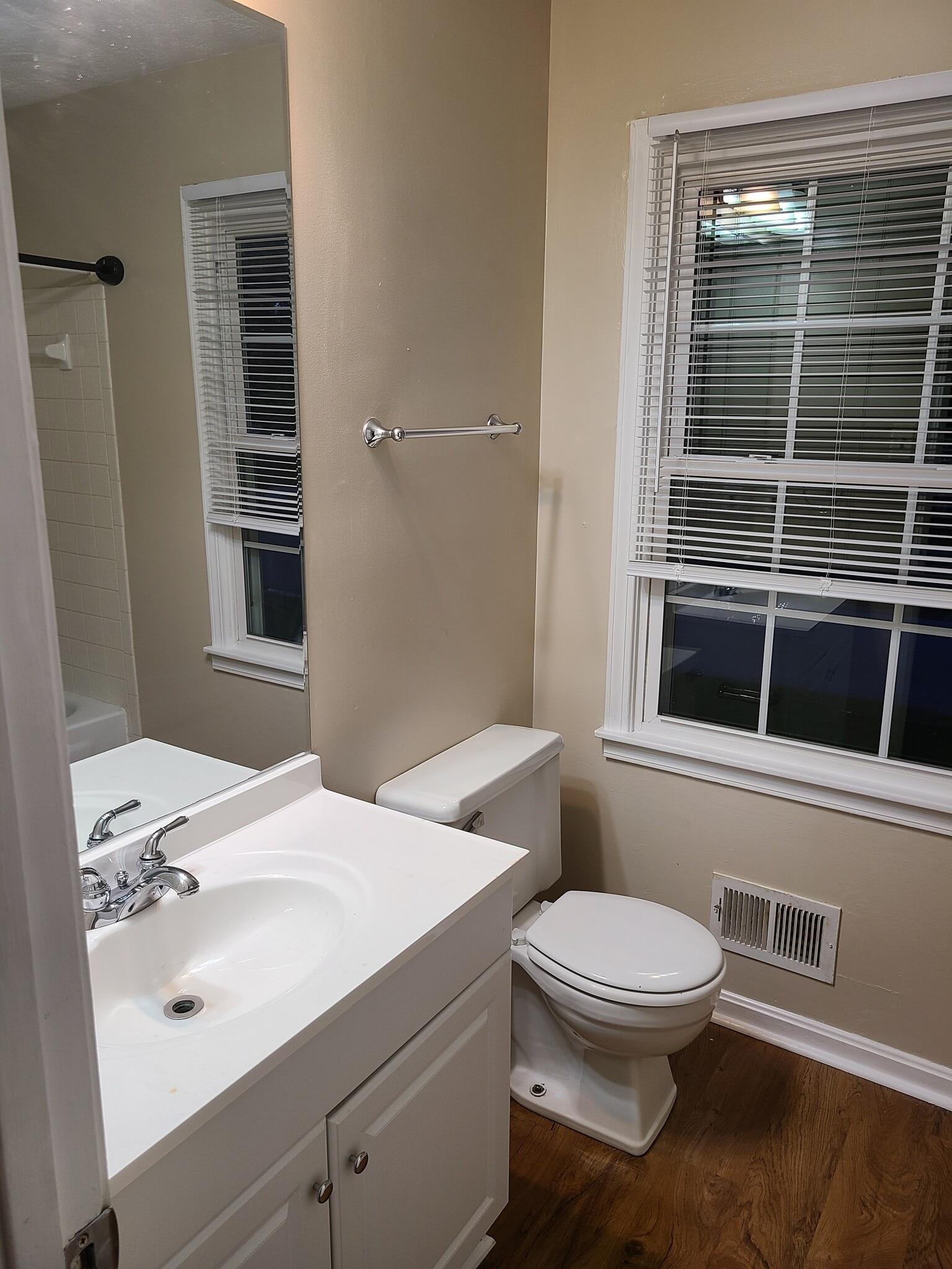 Building Photo - 6604 Birchline Blvd