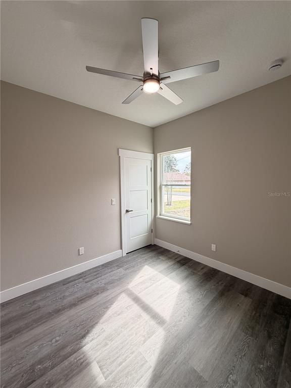 Building Photo - 10 Lyons Pl