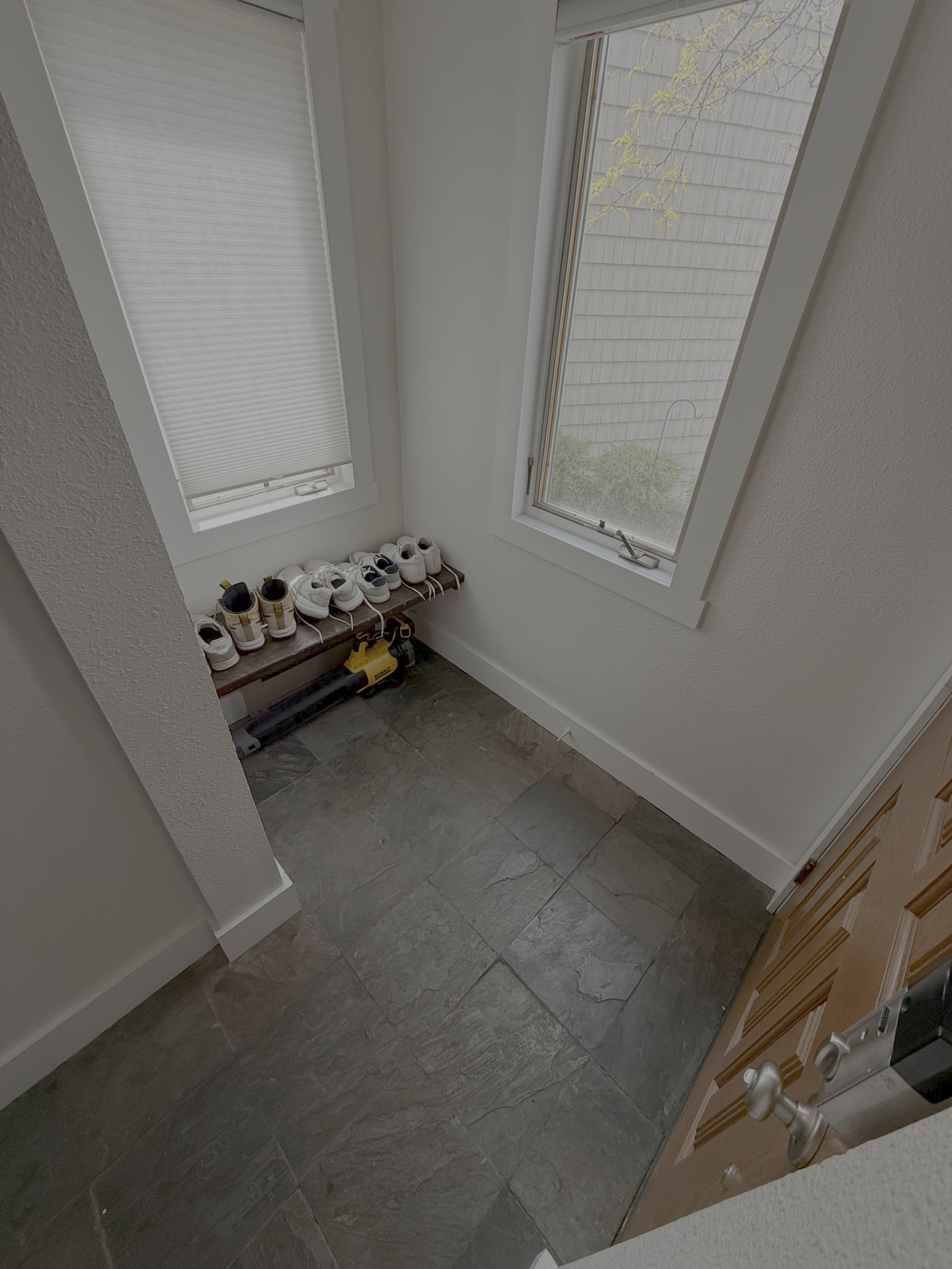 entry way - 4626 MacArthur Ln