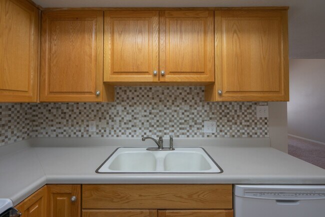 Building Photo - 2 Bedroom & 2 Bath Available in St. George!