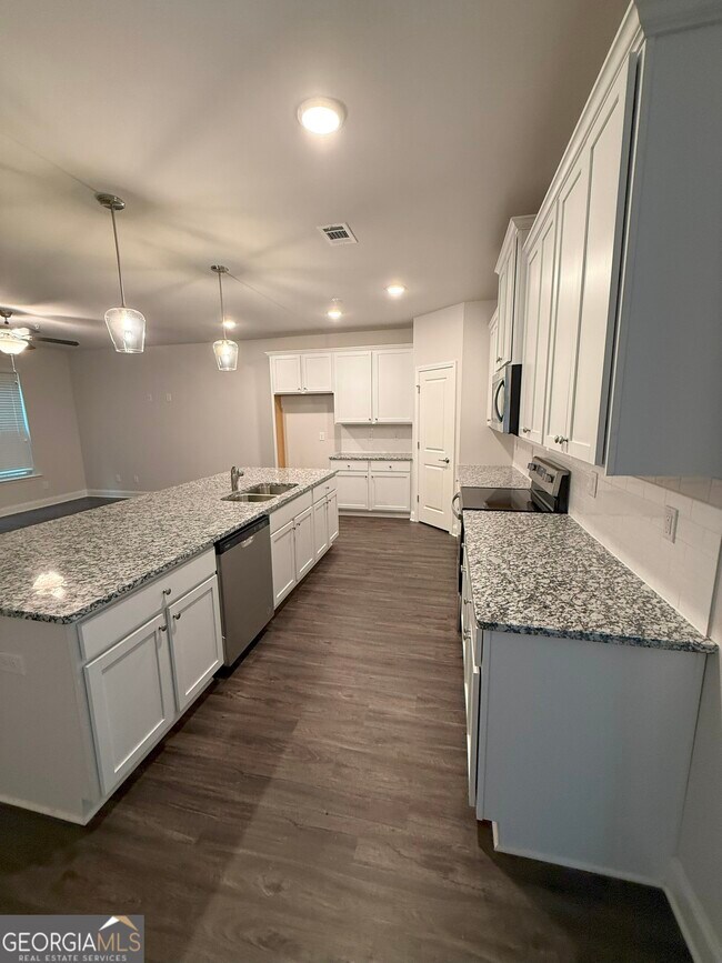 Building Photo - 2576 Mls Cmn Dr