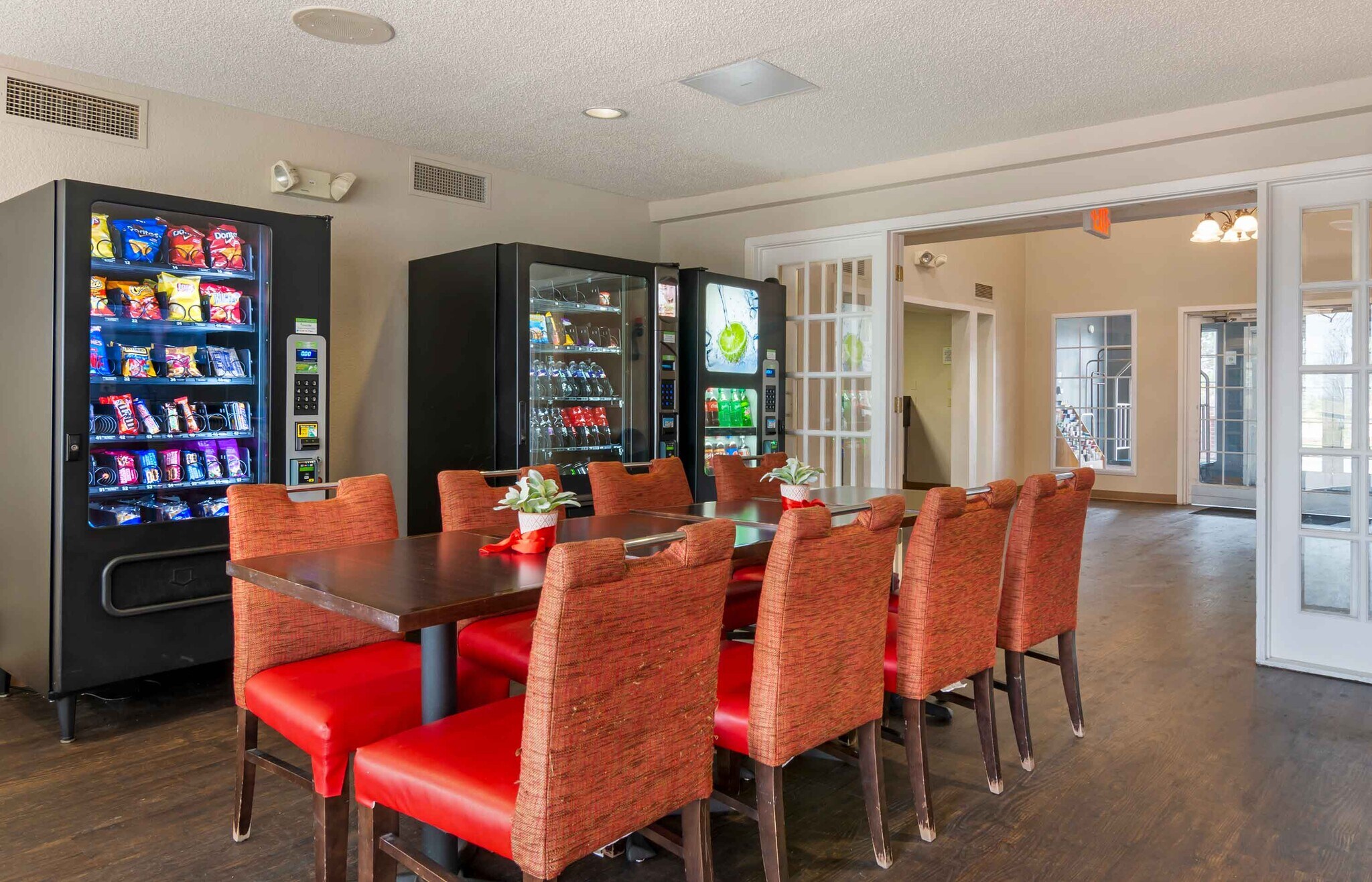 Building Photo - Furnished Studio-Kansas City - Airport - Tiffany Springs