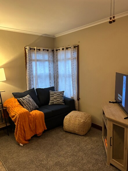 Building Photo - 320 W Hayes St