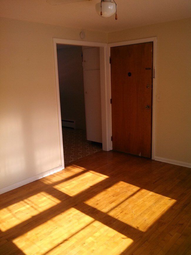 Building Photo - Gilded Sparrows Nest Apartments LLC