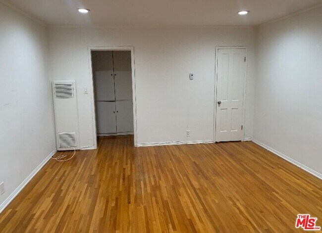 Building Photo - 617 Ocean Ave