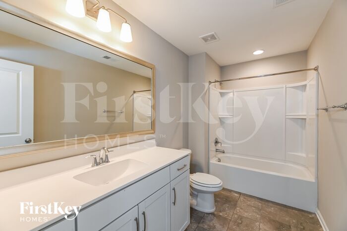 Building Photo - 409 Flat Rock Ln