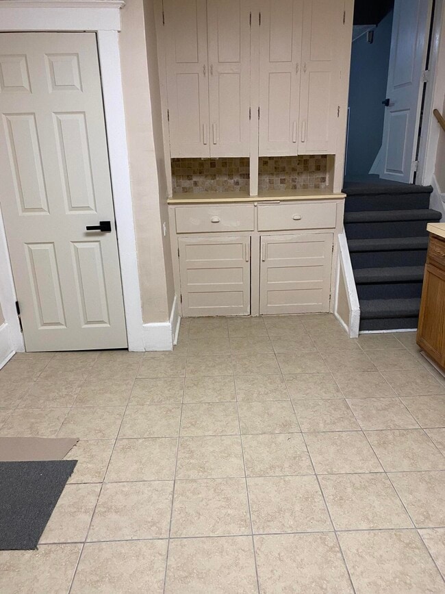 Building Photo - 36 Brighton St