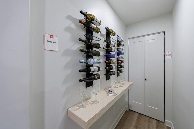 Building Photo - 459 Atlanta Country Club Dr