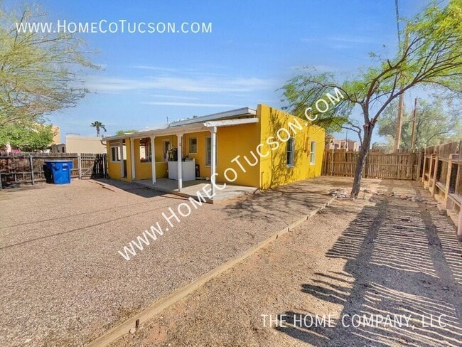 Building Photo - 1721 E Adelaide Dr