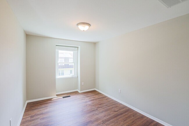 Building Photo - 11 Pawleys Ct