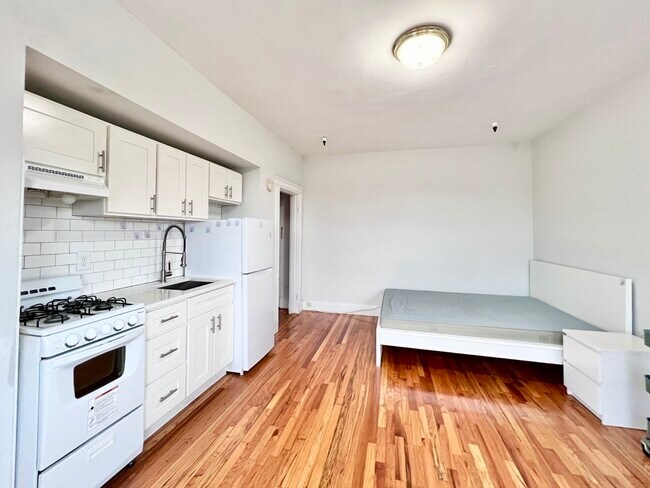 Building Photo - 1330 Commonwealth Ave